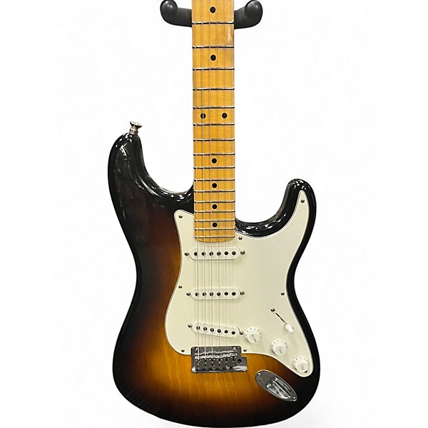 Used 2015 Fender Closet Classic Stratocaster Pro Sunburst Solid Body Electric Guitar