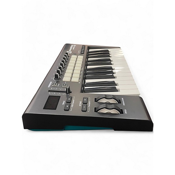 Used Novation Launchkey 25 Key MIDI Controller