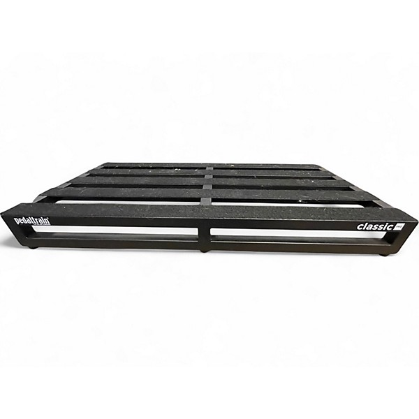 Used Pedaltrain classic pro Pedal Board