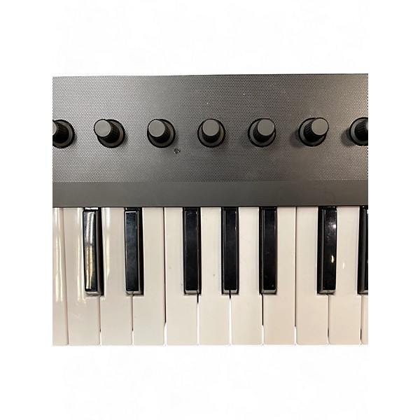 Used Native Instruments M32 MIDI Controller