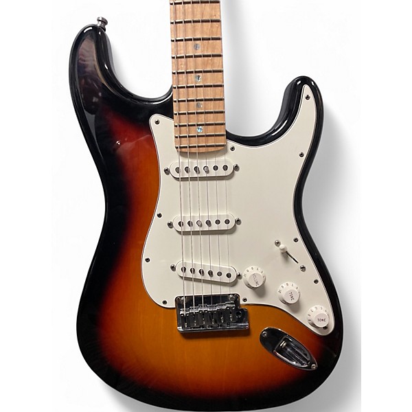 Used Fender Fender Custom Shop Deluxe Stratocaster 3 Color Sunburst Solid Body Electric Guitar