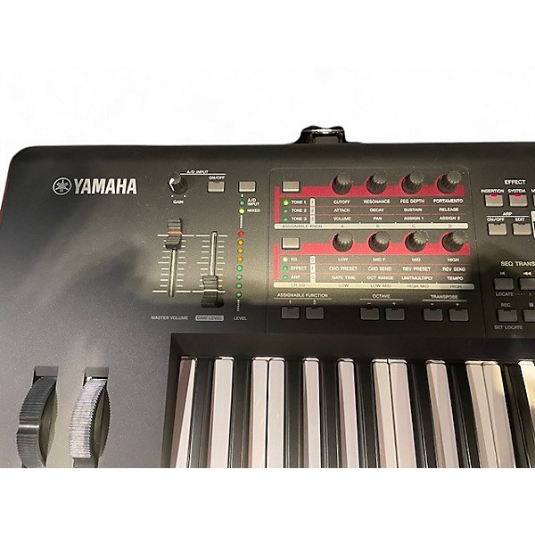 Used Yamaha MOXF6 61 Key Keyboard Workstation