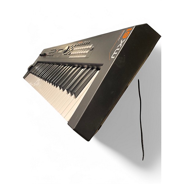 Used Yamaha MX61 61 Key Keyboard Workstation