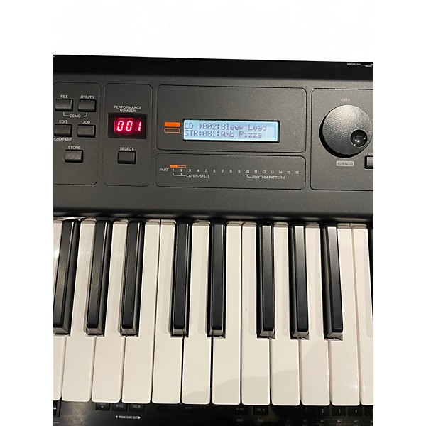 Used Yamaha MX61 61 Key Keyboard Workstation