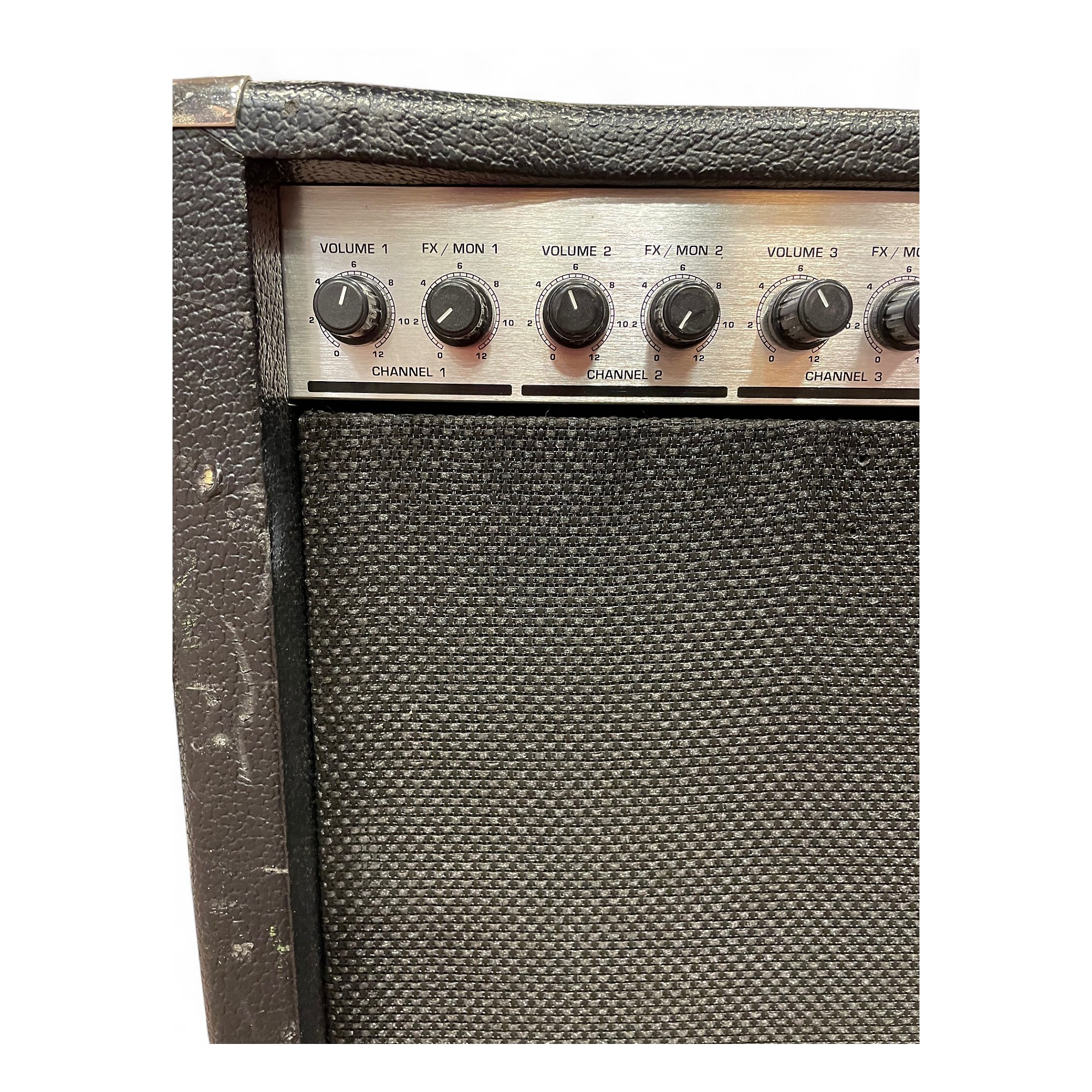 Used Behringer KX1200 Keyboard Amp | Guitar Center