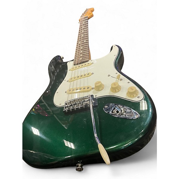 Used Fender PLAYER 2 STRATOCASTER BRITISH RACING GREEN Solid Body Electric Guitar