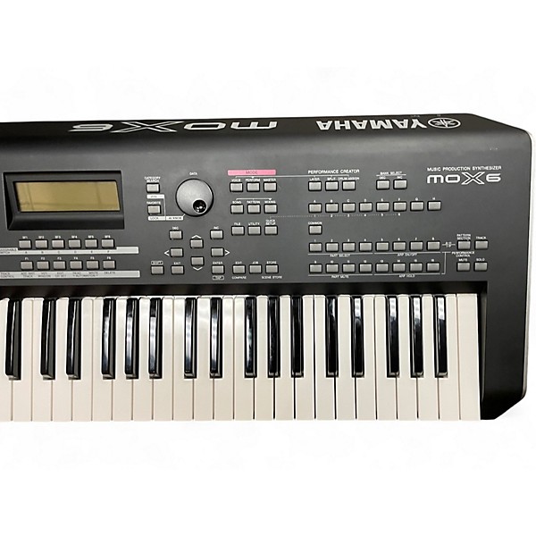 Used Yamaha MOX6 61 Key Keyboard Workstation