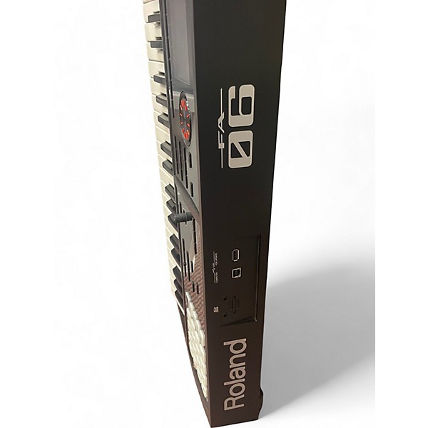 Used Roland Fantom 06 Keyboard Workstation