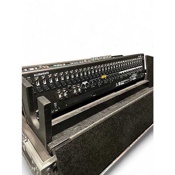 Used Allen & Heath QU-32 Line Mixer