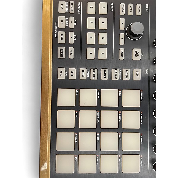 Used Native Instruments MASCHINE MK2 GC EDITION MIDI Controller