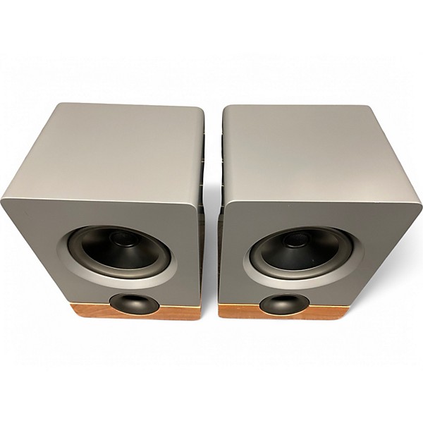 Used Output Frontier by Barefoot Powered Monitor