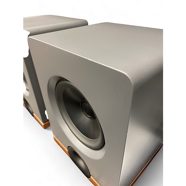 Used Output Frontier by Barefoot Powered Monitor