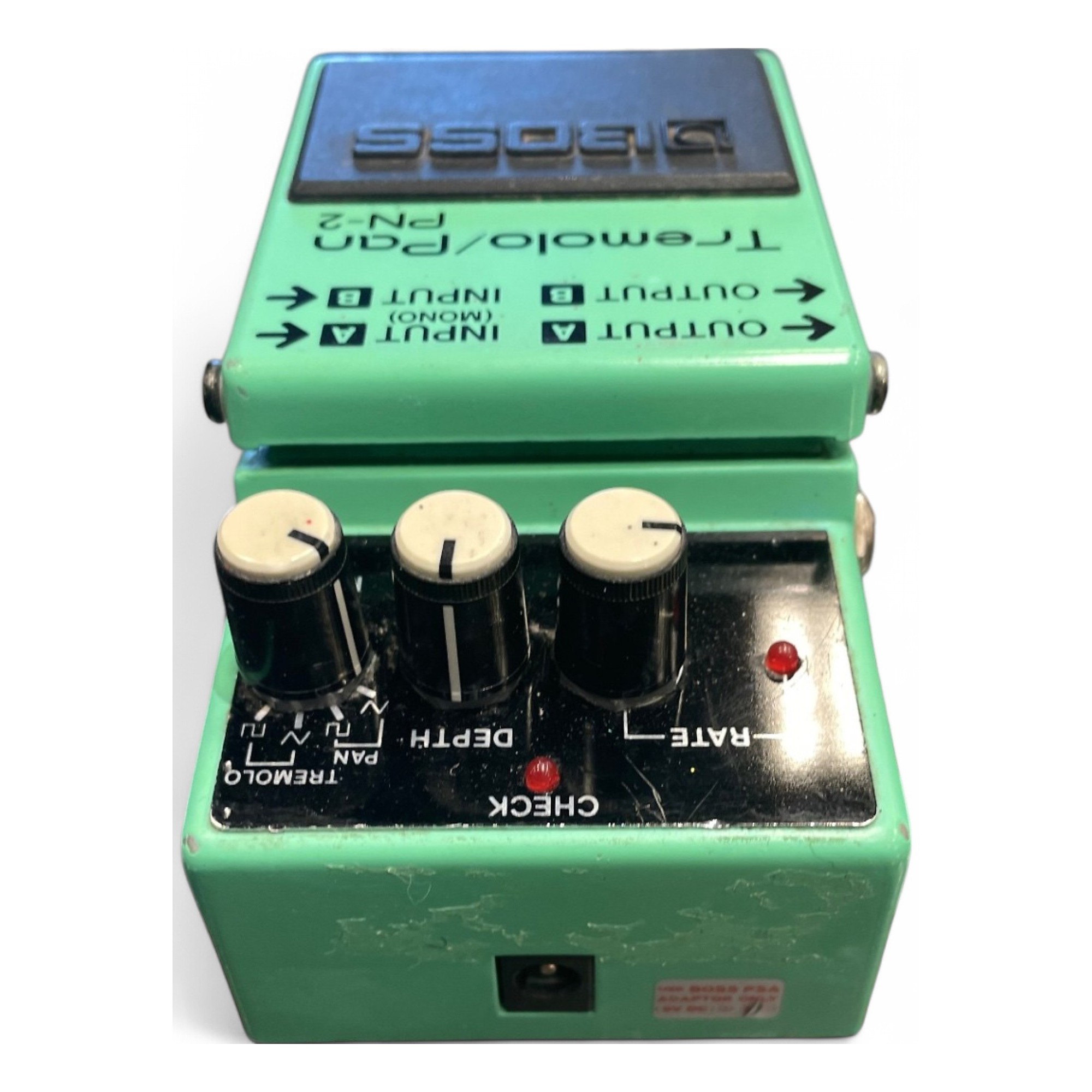 エフェクター　BOSS Tremolo Pan PN-2 Boss PN-2 Tremolo/Pan - Pedal on ModularGrid