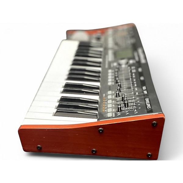 Used Behringer deepmind 6 Synthesizer