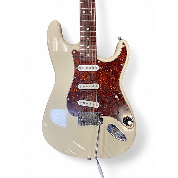 Used Fender Player Stratocaster Left Handed Vintage White Electric Guitar