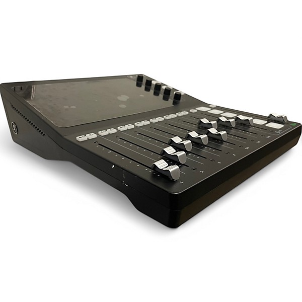Used Mackie dlz creator Powered Mixer