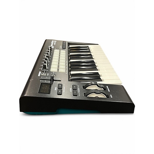 Used Novation Launchkey 25 MK2 MIDI Controller