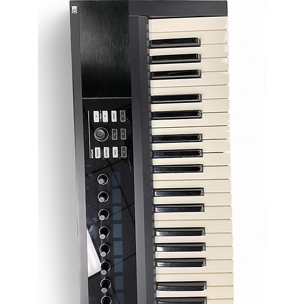 Used Native Instruments Komplete Kontrol S49 MIDI Controller
