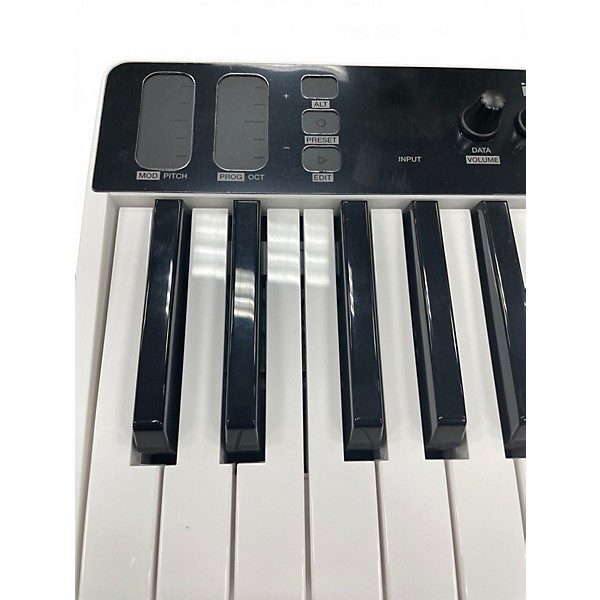 Used IK Multimedia IRIG Keys I/O MIDI Controller