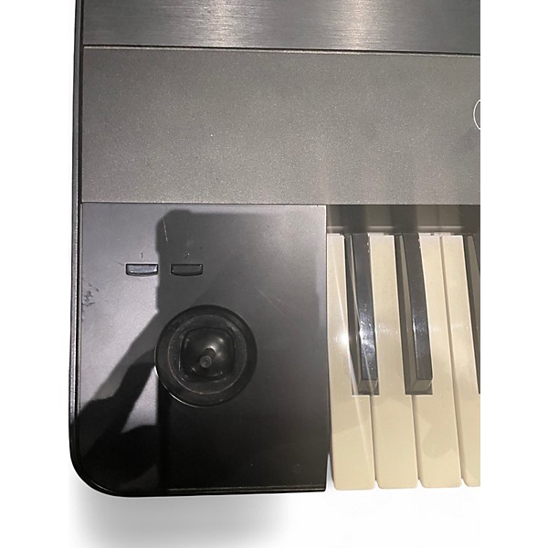 Used KORG Krome 73 Key Keyboard Workstation