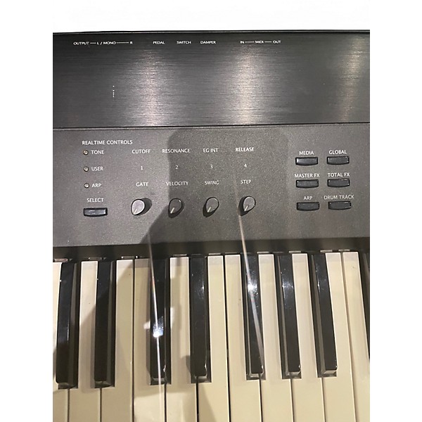 Used KORG Krome 73 Key Keyboard Workstation