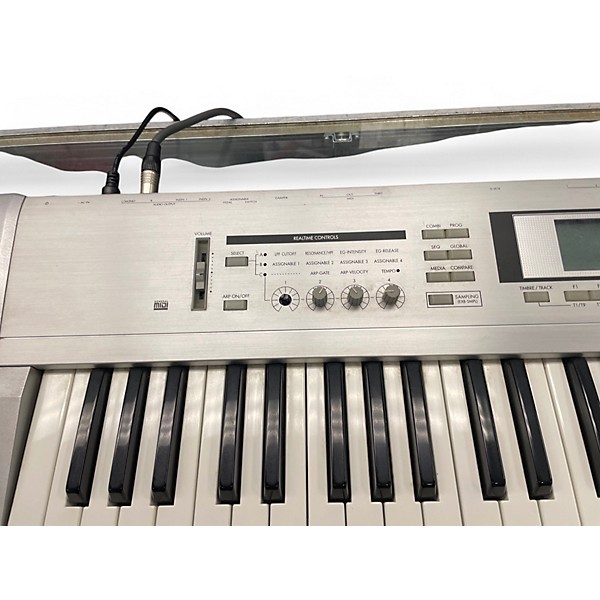 Used KORG Triton Le 76 Key Keyboard Workstation | Guitar Center