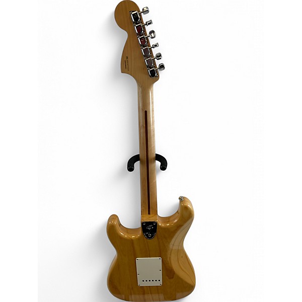 Used Fender Classic Series '70s Stratocaster Natural Solid Body Electric Guitar