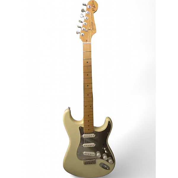 Used Fender NILE RODGERS HITMAKER STRATOCASTER Olympic White Solid Body Electric Guitar