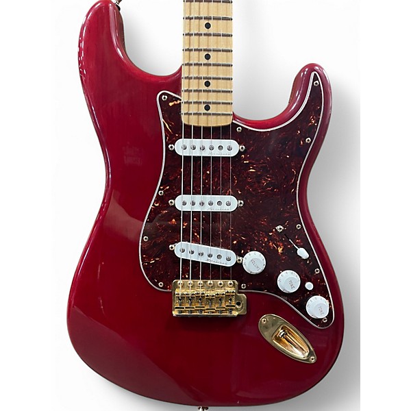 Used 2010 Fender DELUXE STRATOCASTER Candy Apple Red Solid Body Electric Guitar