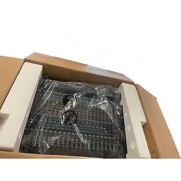 Used Mackie 3204VLZ4 Unpowered Mixer