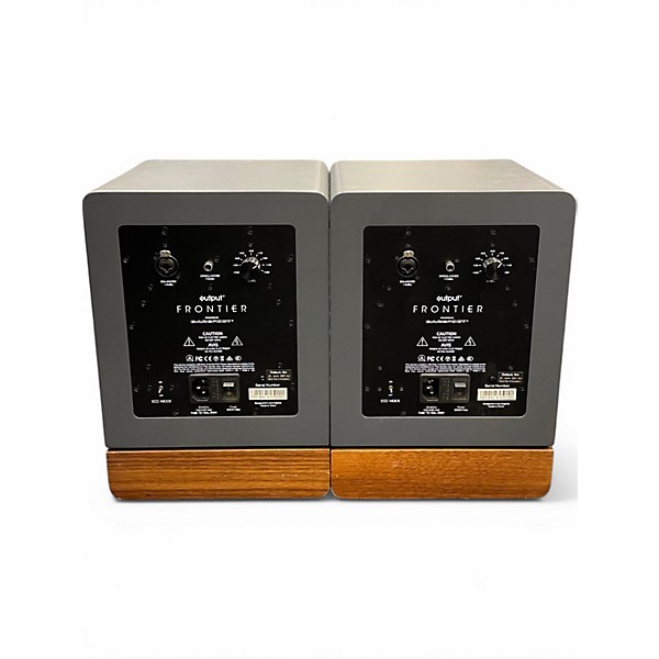 Used Output FRONTIER PAIR Powered Monitor