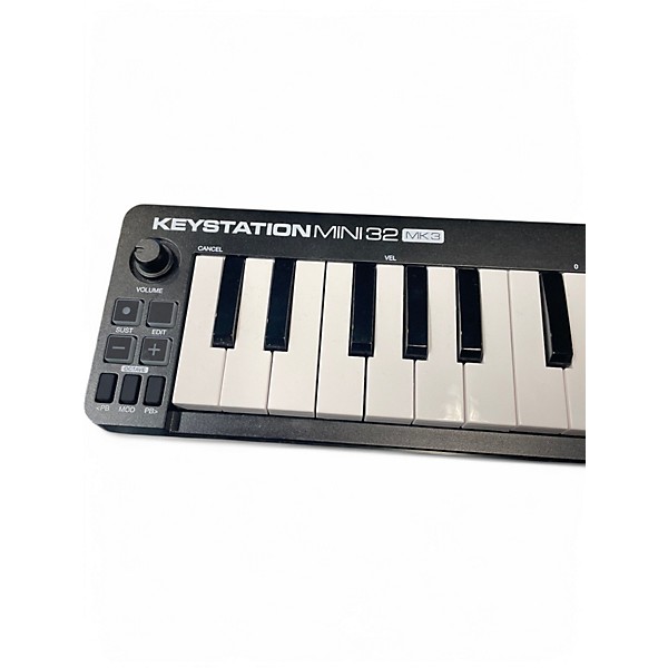 Used M-Audio KEYSTATION 32