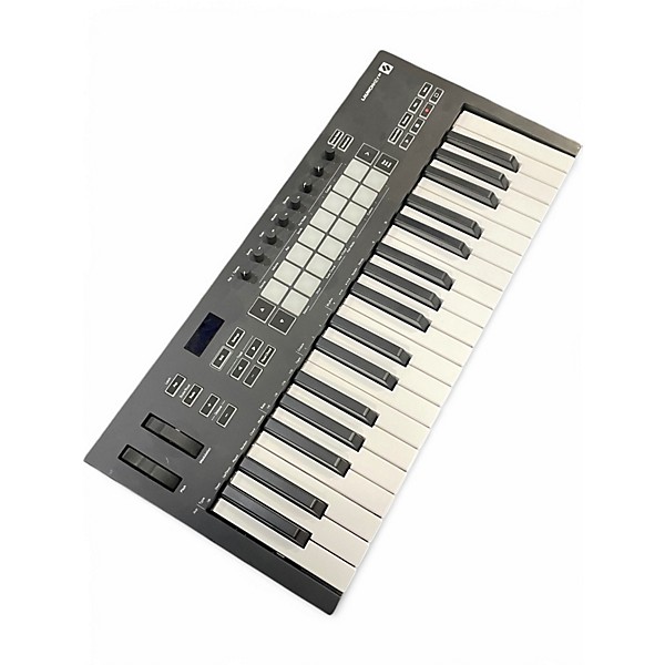 2024年のクリスマスの特別な衣装 Used Novation Used Novation LAUNCHKEY 37 MIDI Controller DTM・DAW
