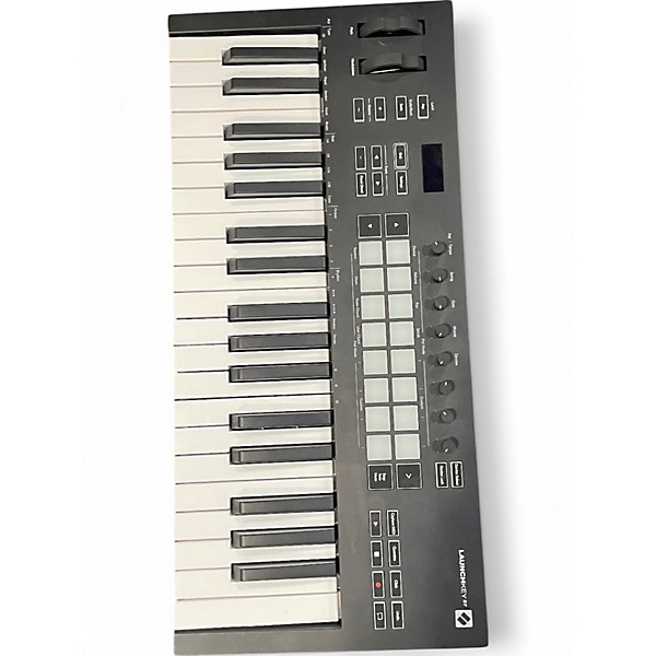 Used Novation Used Novation LAUNCHKEY 37 MIDI Controller