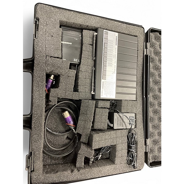 Used Samson R32M UHF SYNTH 32 Wireless System