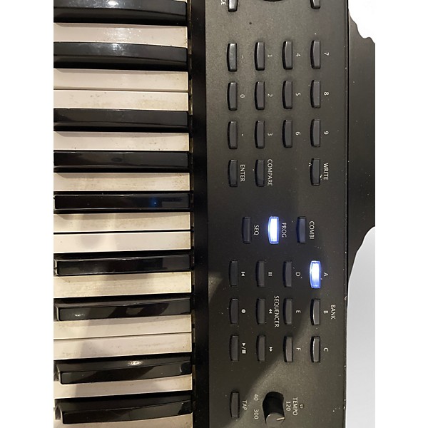 Used KORG Krome 61 Key Keyboard Workstation