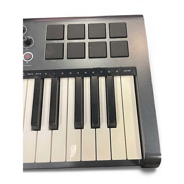 Used M-Audio Axiom 25 Key MIDI Controller