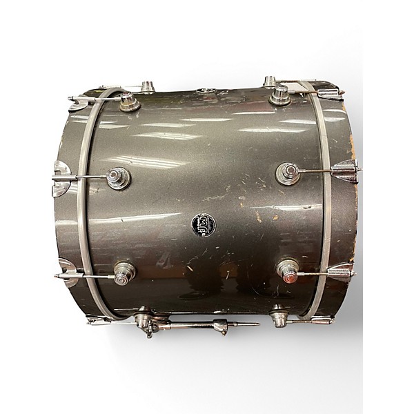 Used DW 22in performance bass drum grY Drum