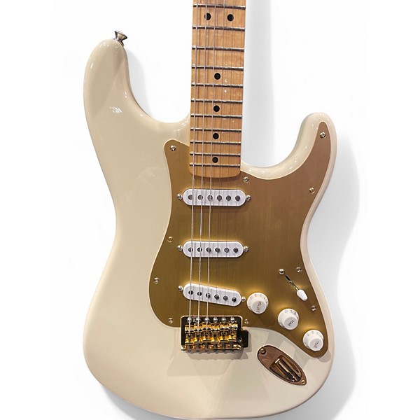 Used Fender Standard Stratocaster Arctic White Solid Body Electric Guitar