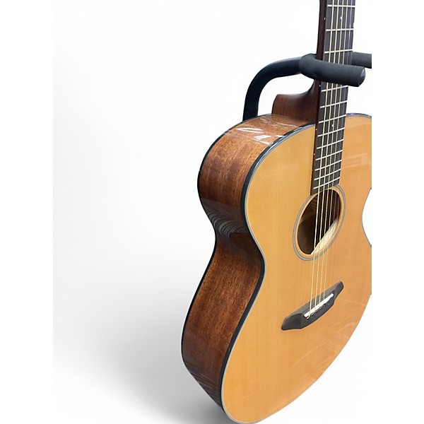 Used Breedlove Discovery Concert Natural Acoustic Guitar