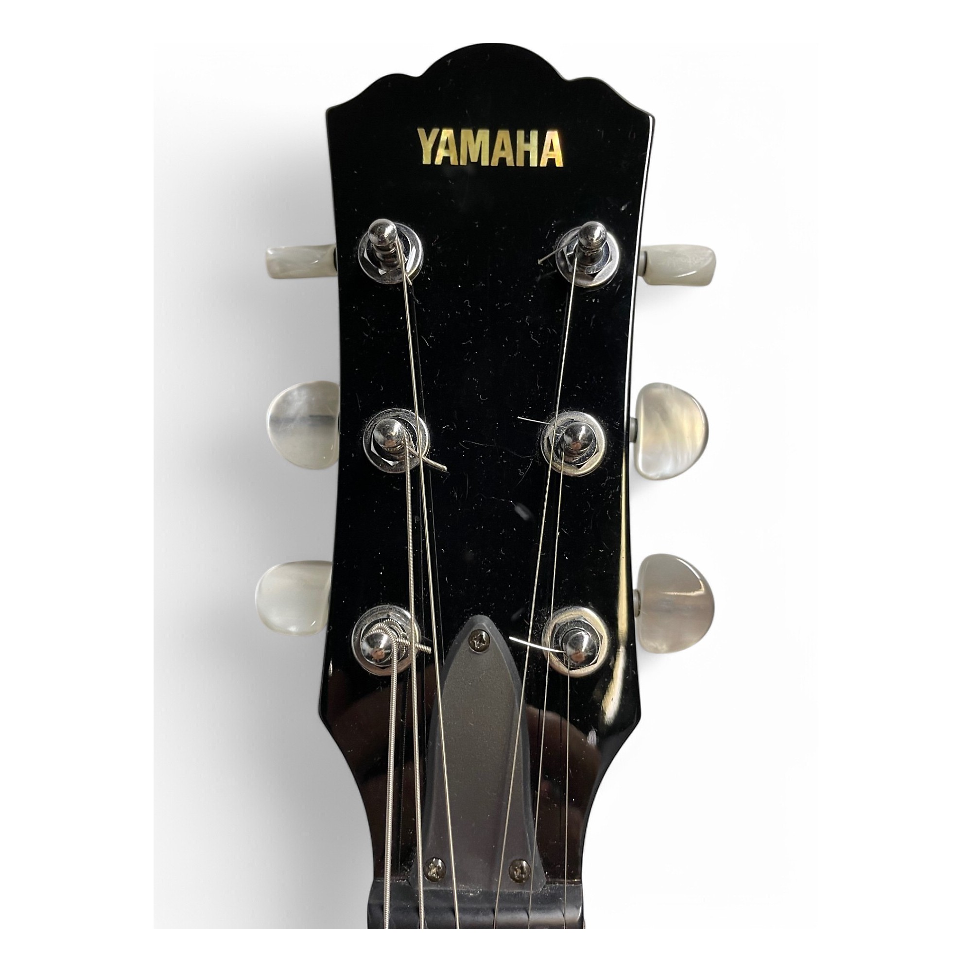 Used Yamaha AES620 Candy Apple Red Solid Body Electric