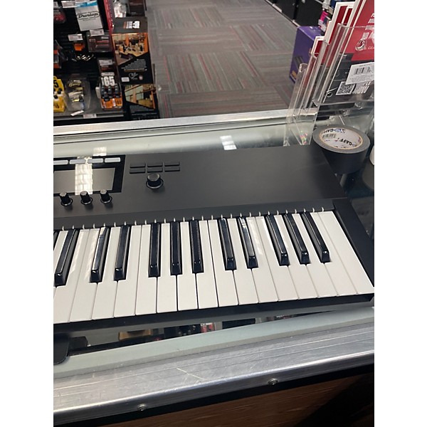 Used Native Instruments Komplete Kontrol S61 MK2 MIDI Controller