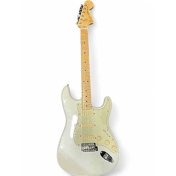 Used Fender Deluxe Stratocaster Pearl White Solid Body Electric Guitar