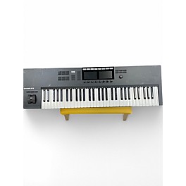 Used Native Instruments Komplete Kontrol S61 MK2 MIDI Controller