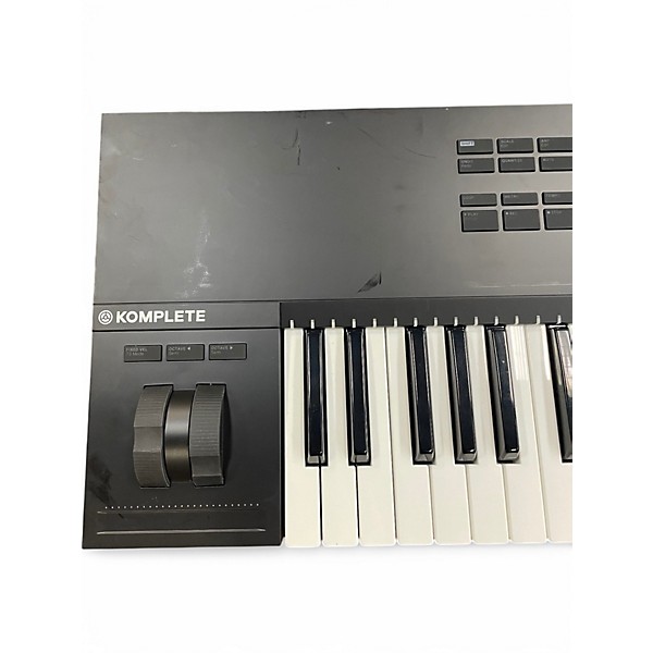 Used Native Instruments Komplete Kontrol S61 MK2 MIDI Controller
