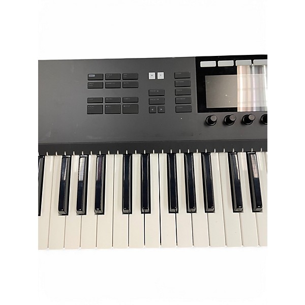 Used Native Instruments Komplete Kontrol S61 MK2 MIDI Controller