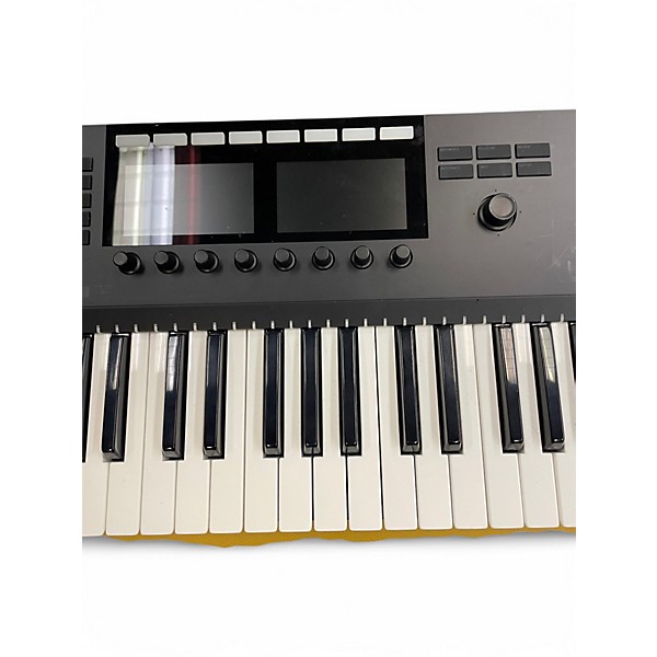 Used Native Instruments Komplete Kontrol S61 MK2 MIDI Controller