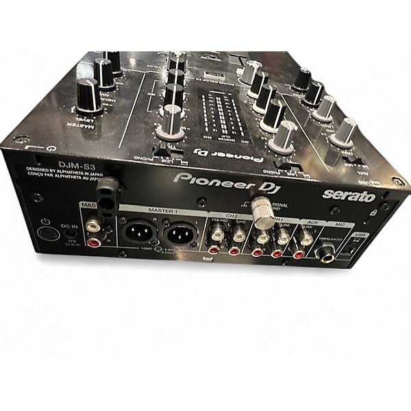 DJM-S3 (archived) Scratch style 2-channel DJ mixer for