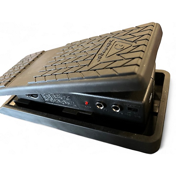 Used Behringer volume pedal Pedal