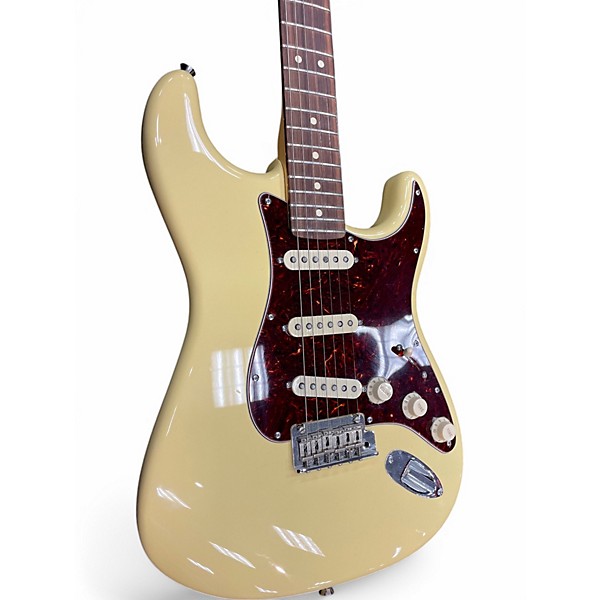 Used 2014 Fender 60th Anniversary American Standard Stratocaster Vintage White Solid Body Electric Guitar